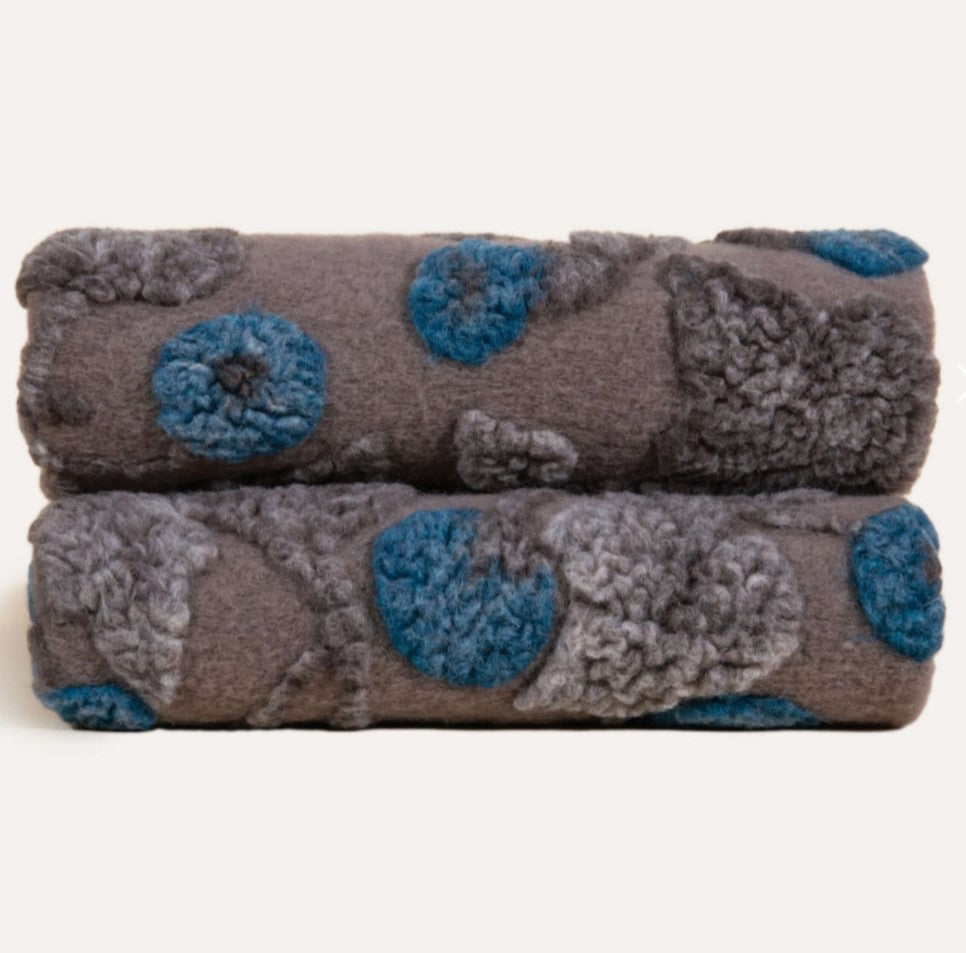 Armonia Azzurra coperta in lana cotta - boiled wool blanket
